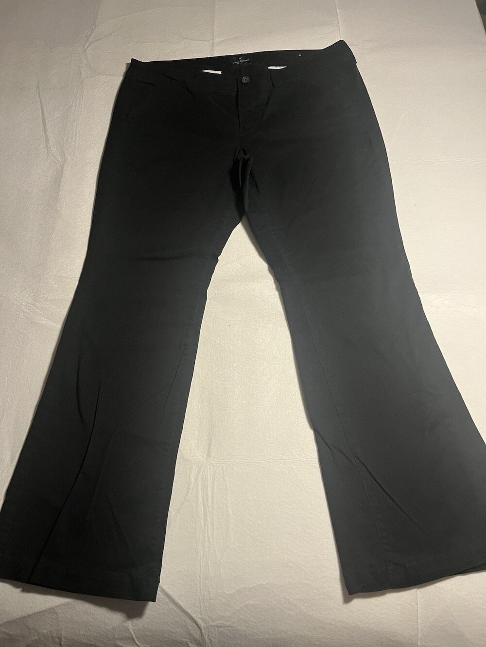American Eagle Women’s Size 18 Black Kick Boot Stretch Bootcut Pants
